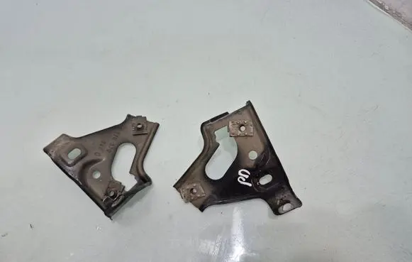 Opel Astra J Fender mounting bracket 13276369 13276370