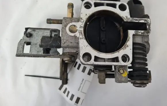 Opel Zafira A Throttle valve 90529710