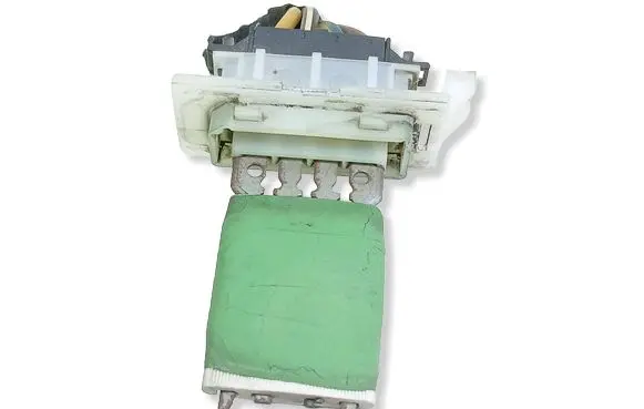Volkswagen PASSAT B6 Heater blower motor/fan resistor 