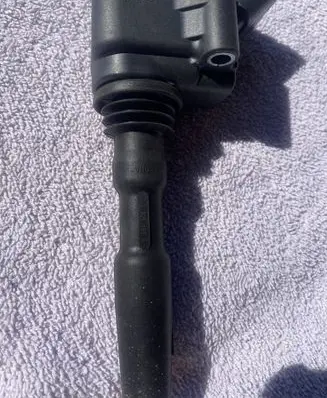 Volkswagen Golf VII High voltage ignition coil 04E905110K
