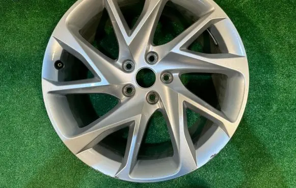 Cupra Formentor R18 alloy rim 