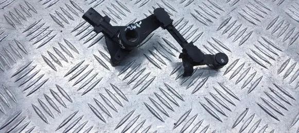 Headlight/headlamp level sensor