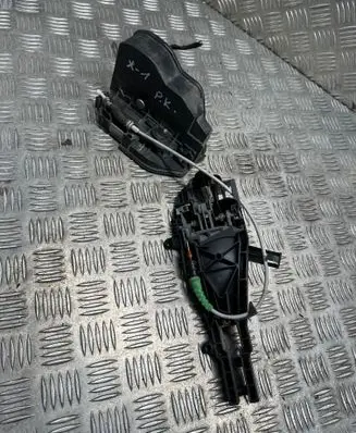 BMW X1 E84 Front door lock 242679 7202145