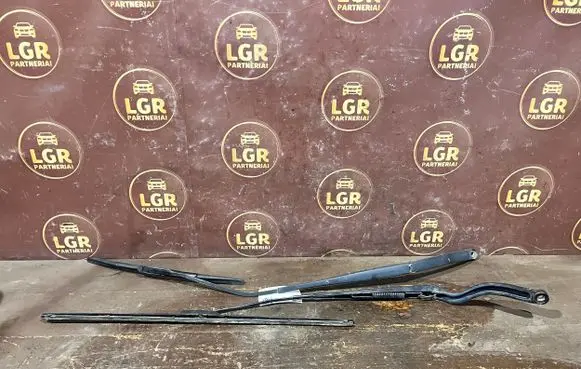 Nissan Quest Front wiper blade arm