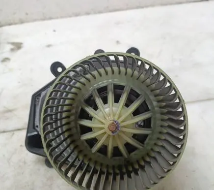 Volkswagen PASSAT B5.5 Heater fan/blower 740221233F 8D1820021