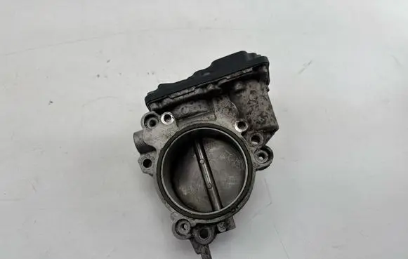 BMW 1 F20 F21 Throttle valve 8623324