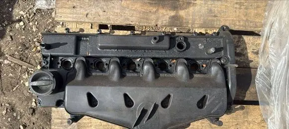 Volvo V70 Rocker cam cover 08675978
