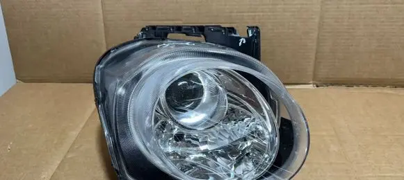 Nissan Juke I F15 Headlight/headlamp