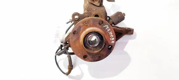 Citroen Xsara Picasso Front wheel hub