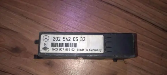 Mercedes-Benz C W202 Light module LCM 2025420532 5kg007099-02