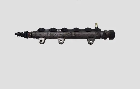 Opel Vivaro Fuel main line pipe 0445214155 8200842432 H8200610223