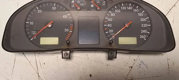 Volkswagen PASSAT B5 Speedometer (instrument cluster) 88311245 3B0820822A 11000896115