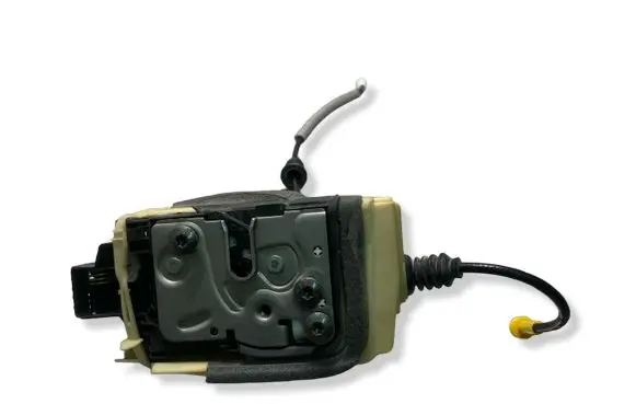 Volvo XC40 Rear door lock 32310710