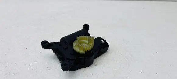 Audi A3 S3 8V Air flap motor/actuator 5Q0907511K