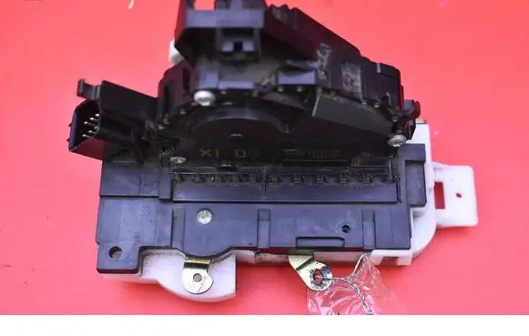 Ford Mondeo Mk III Front door lock 2S4A-A21813-DB