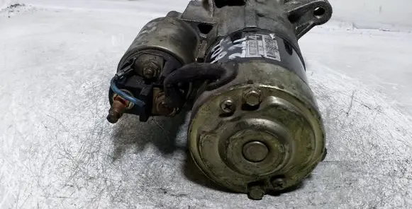 Peugeot 607 Starter motor M000T85381