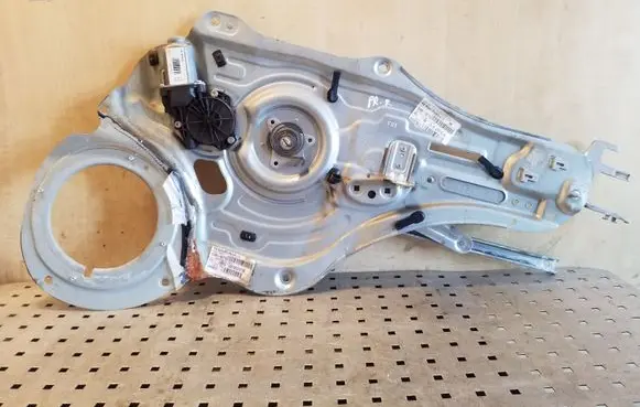 KIA Sportage Front door window regulator with motor 402390B 824803U110