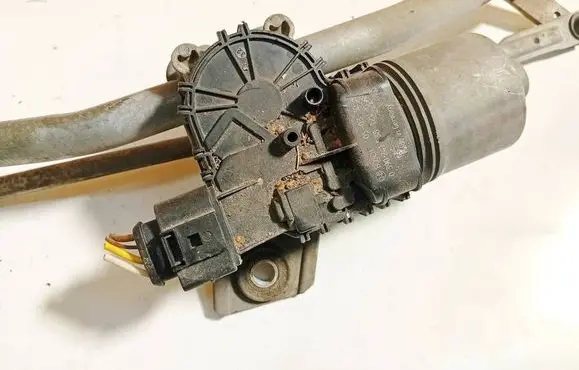 Opel Astra H Wiper motor 0390241538