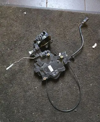 Volkswagen Transporter - Caravelle T5 Sliding door lock 7H0843653CD 01072153006 24506