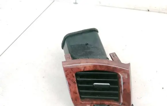 Toyota Avensis Verso Dash center air vent grill 5566044080 55660-44080