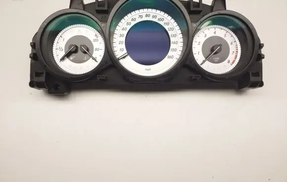Mercedes-Benz C W204 Speedometer (instrument cluster) A2049003808