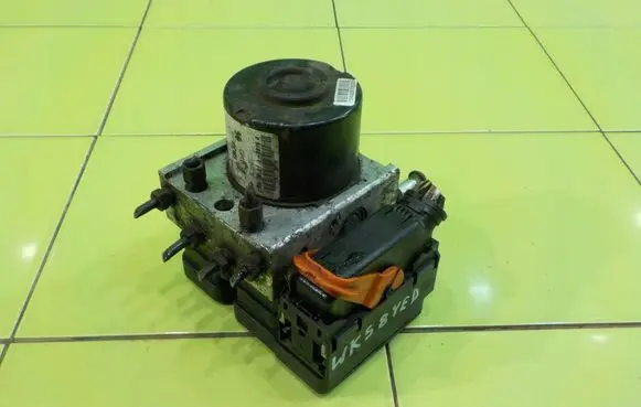 Suzuki Grand Vitara II ABS Pump 06210950913