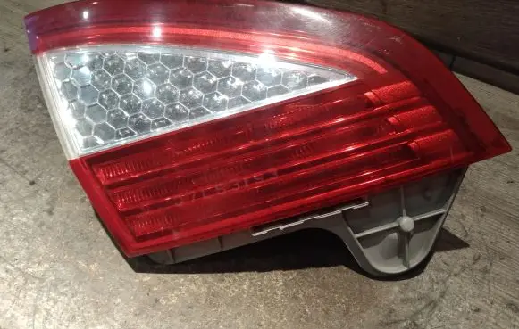 Ford Mondeo MK IV Tailgate rear/tail lights