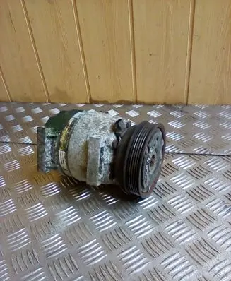 Renault Scenic I Air conditioning (A/C) compressor (pump) 7700103536