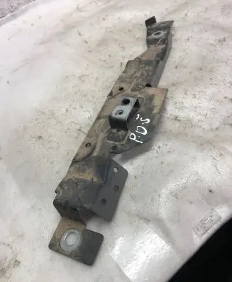 Volvo S90, V90 Fender mounting bracket