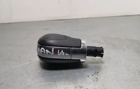 Volkswagen Tiguan Gear lever shifter trim leather/knob TIGUANBUMBULAS
