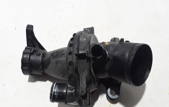 Coolant pipe/hose