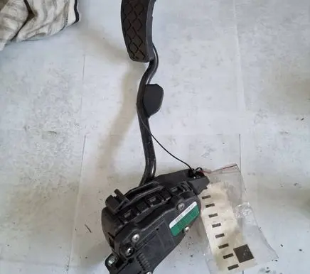 Audi A4 S4 B6 8E 8H Accelerator throttle pedal 6PV00802608 8E2721523A