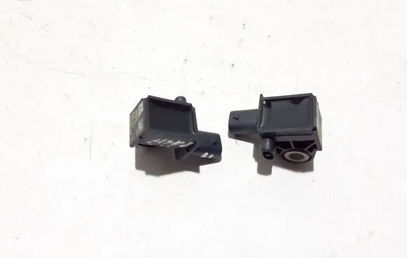 Chrysler Pacifica Airbag deployment crash/impact sensor 68245079AB