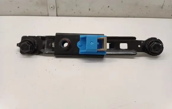 Hyundai Bayon Seat belt adjustment rail 