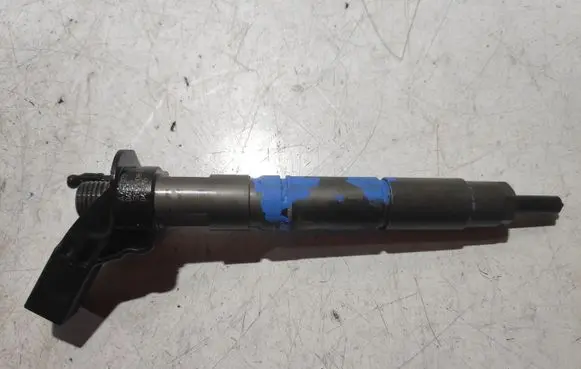Mercedes-Benz CLS C219 Fuel injector A6420700587 0445115027