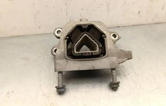 Citroen C4 III e-C4 Engine mount bracket 9826533880 V105030101 V105060101