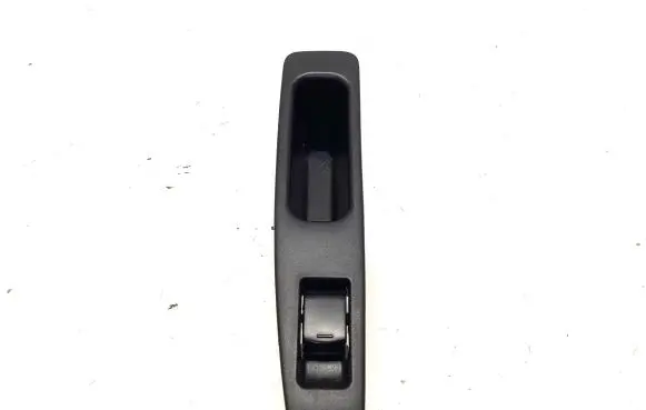 Nissan Qashqai Electric window control switch 25411BR00A