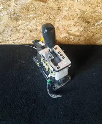 Volvo V70 Gear shifter/selector 30759122