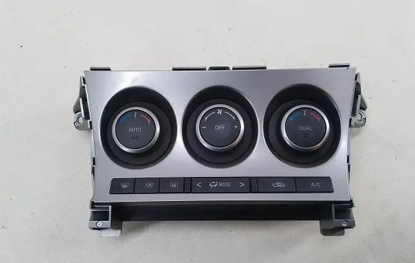 Mazda 3 I Climate control/heater control trim BBP561190K