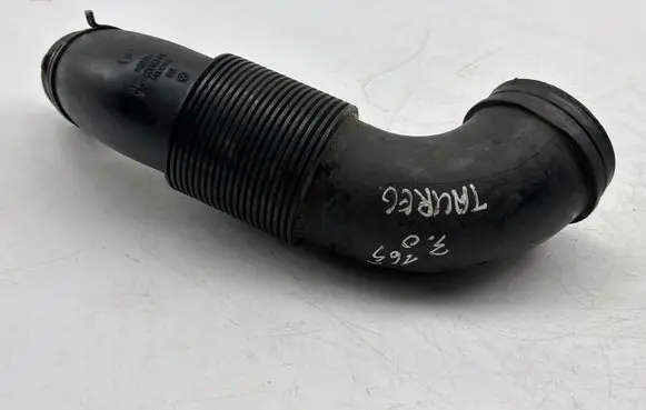 Volkswagen Touareg I Air intake hose/pipe 7L6129627
