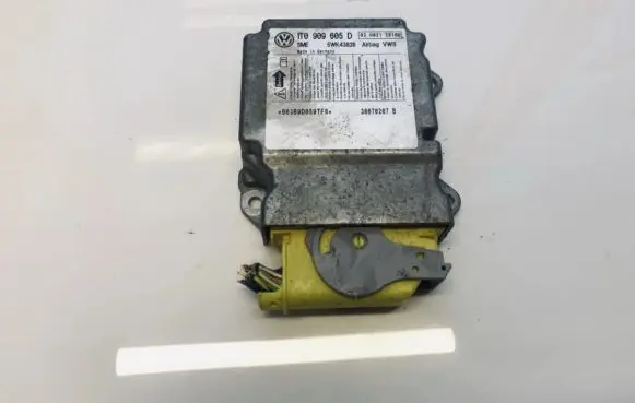 Volkswagen Touran I Airbag control unit/module 1t0909605d 5wk43828