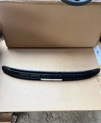 Opel Vectra B Front bumper lower grill 007123841 90464533 90568245