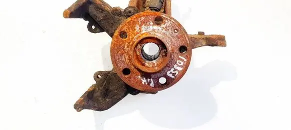 Front wheel hub