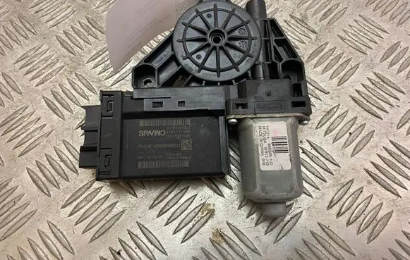 Volvo XC60 Rear door window regulator motor 31674760