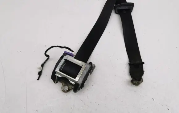 Audi A8 S8 D3 4E Rear seatbelt