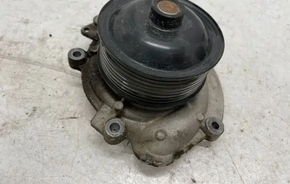 Mercedes-Benz ML W164 Water pump