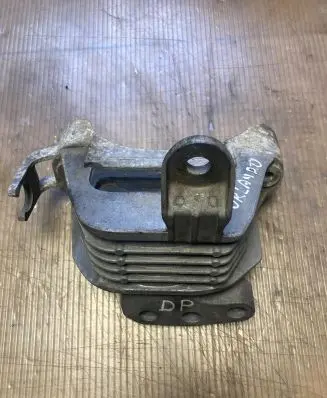 Chevrolet Orlando Engine mount bracket V06468