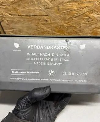BMW 7 E38 First aid kit 52108176553 DN13164