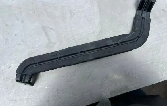 Battery bracket