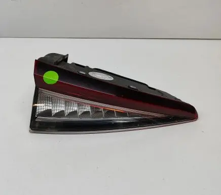 Tailgate rear/tail lights